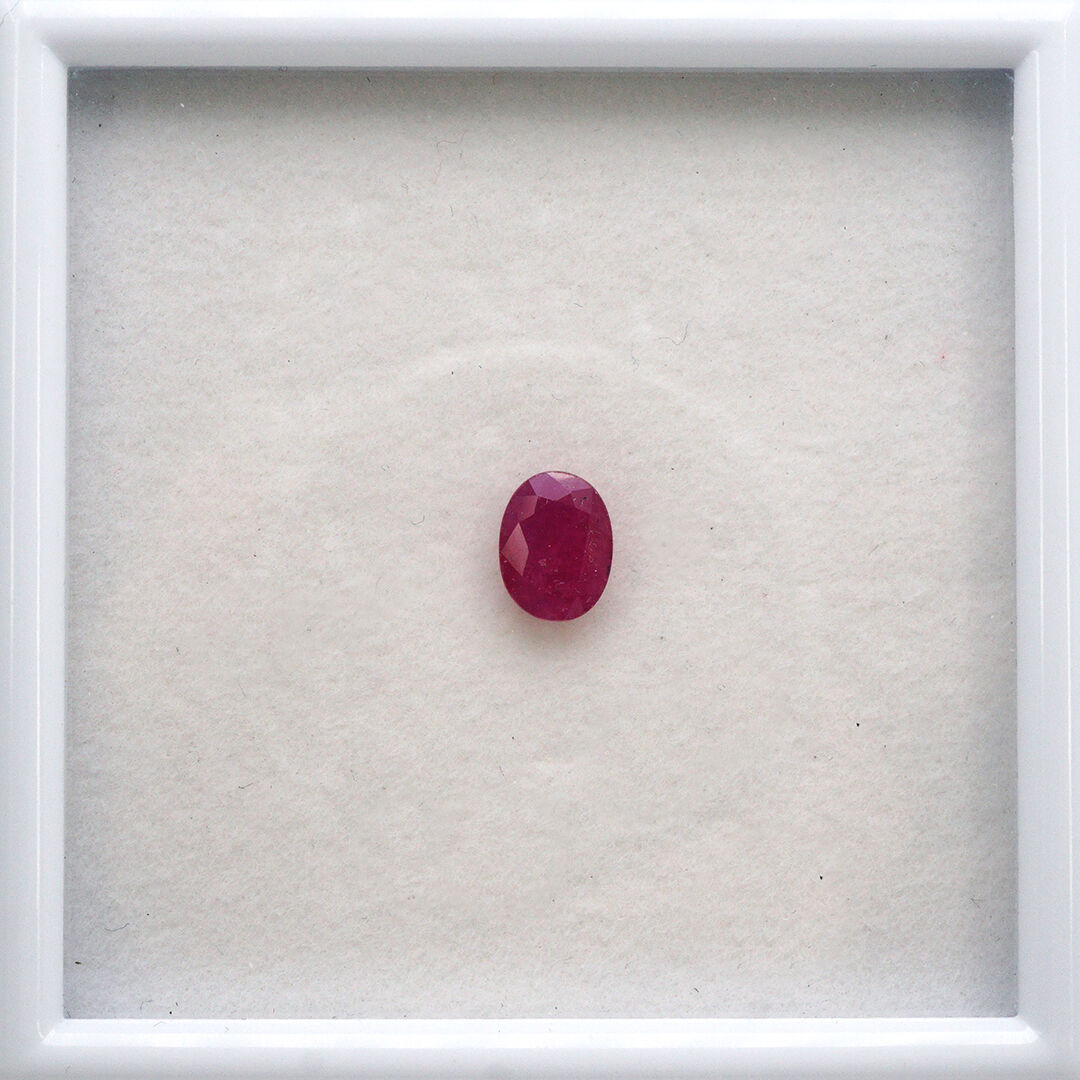 Rubin, Owalny, 8x6 mm