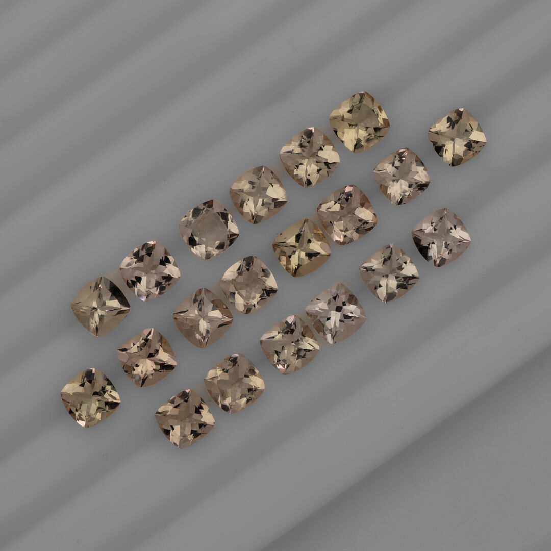 Morganit, Poduszka, 7x7 mm