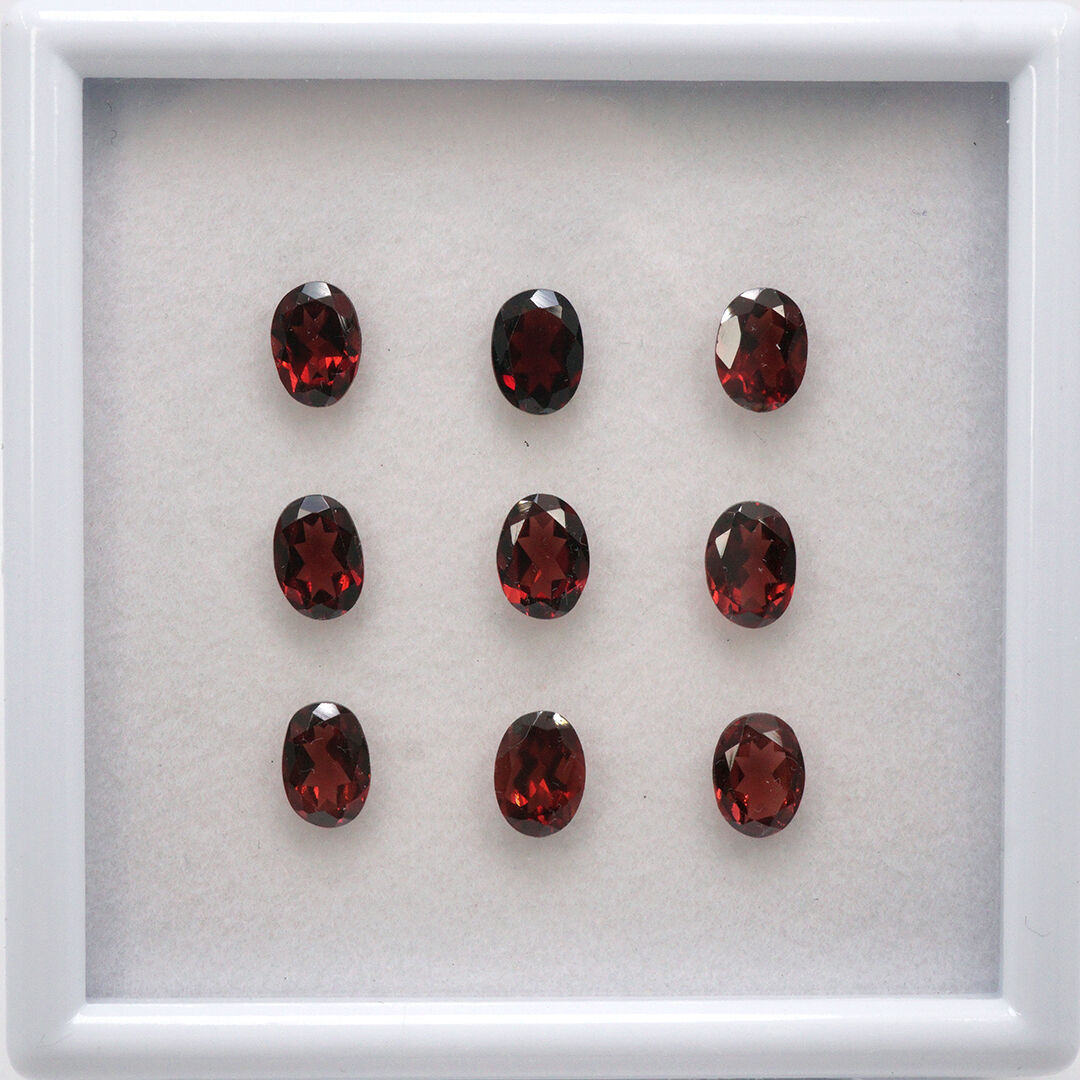 Granat, Owalny, 7x5 mm